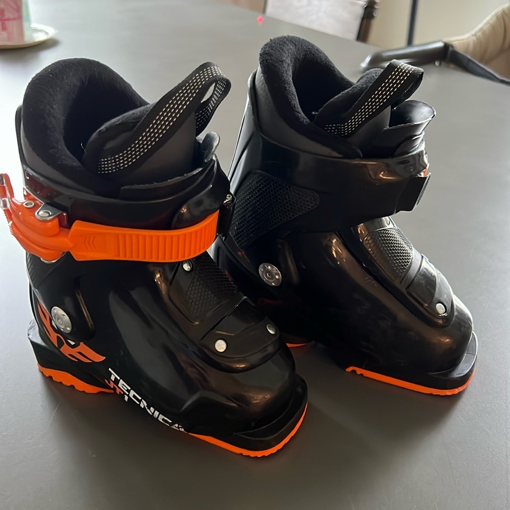 Kids Ski Boots Tecnica J1 size 15.5